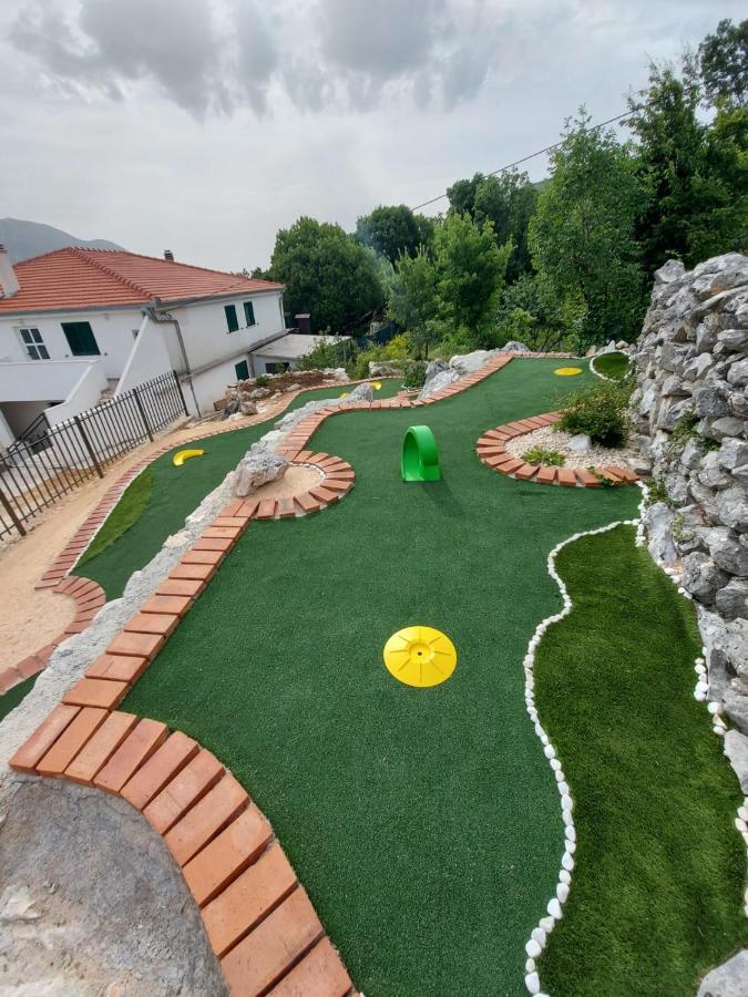Villa Sagosde With Swimming Pool And Mini Golf Zagvozd Kültér fotó